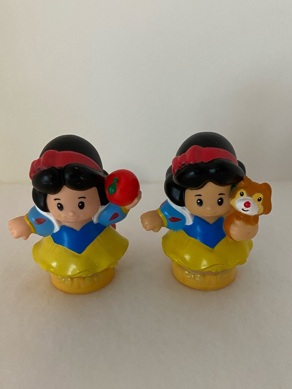 Fisher-Price Princess x 2 SnowWhite/Apple/lil’ Animal